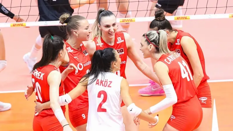 A Milli Kadın Voleybol Takımı, VNL'nin ilk etabı için Çin'e gitti