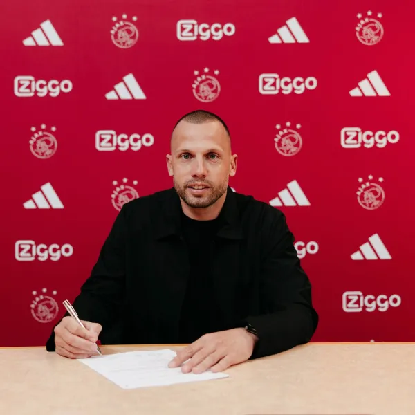 Ajax'ta Şok Ayrılık! Heitinga ile Yeni Dönem Başlıyor