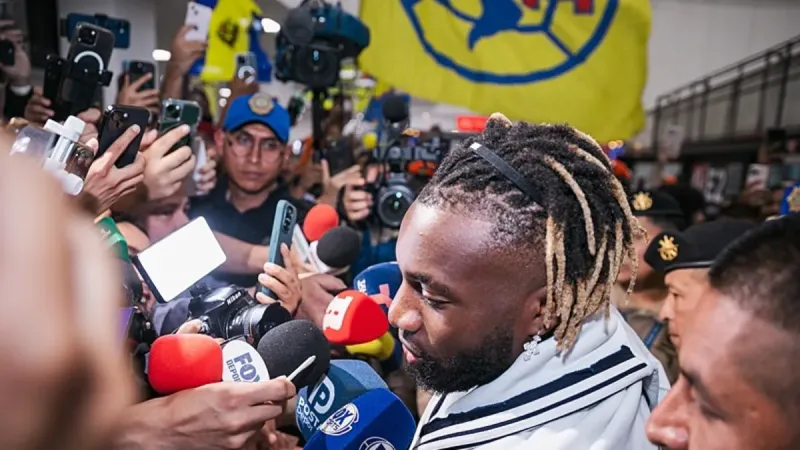 Allan Saint-Maximin'den Fenerbahçe ve Jose Mourinho itirafı! "Birkaç kez tartıştık"