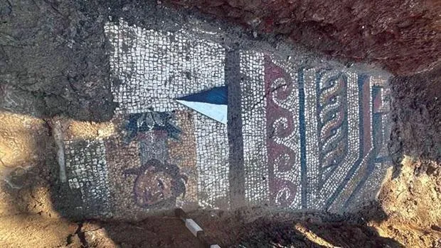 Altyapı çalışmasında 1500 yıllık mozaik bulundu