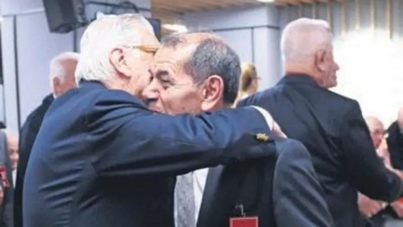 Dursun Özbek'ten Avrupa'ya Şampiyonluk Mesajı!