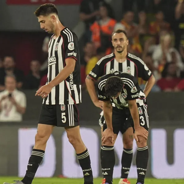 Beşiktaş'ta Şok Düşüş! Savunma Alarm Veriyor!