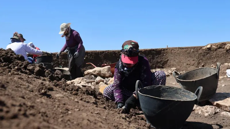 Çayönü'nde Kadın Dokunuşu! 12 Bin Yıllık Tarih Yeniden Canlanıyor