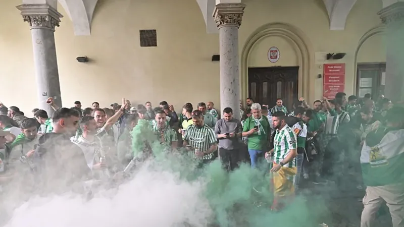 Chelsea-Betis Finali Öncesi Ortalık Karıştı! Şok Eden Kavga!