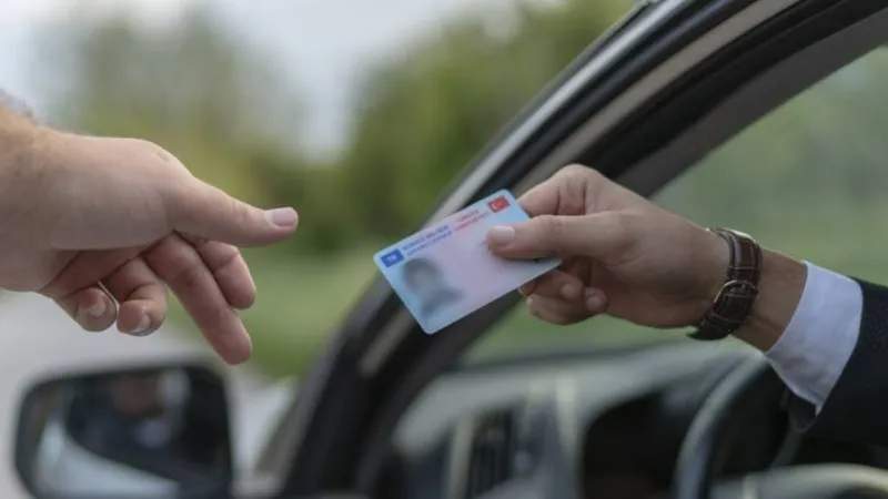 Eski tip ehliyetlerin yenilenmesi için "son 10 gün" uyarısı