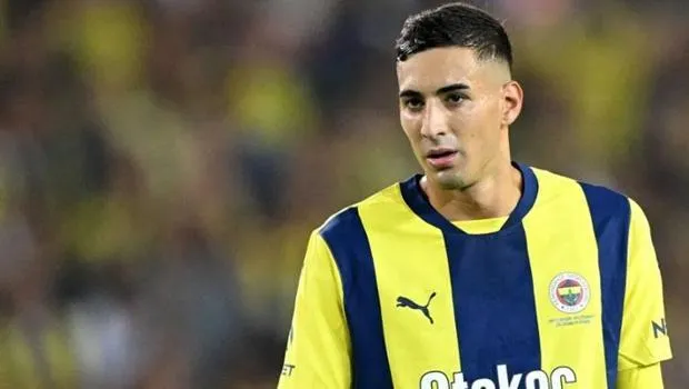 Fenerbahçe'de Mert Müldür kırmızı kart gördü!