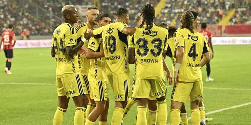 Fenerbahçe'de Şok! Yıldız Transfer Alvarez Sakatlandı mı?