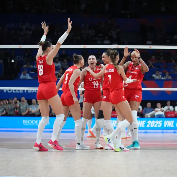 Filenin Sultanları Fırtınası! Dominik'e Set Vermeden Geçtiler!