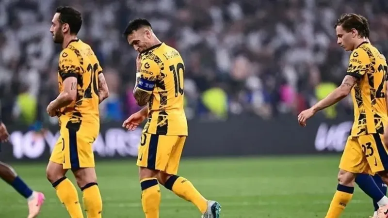 Galatasaray'da Hakan Çalhanoğlu sesleri! Menajeri İstanbul'a geliyor