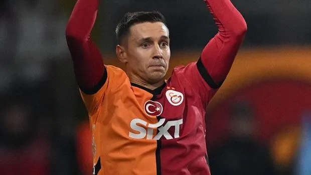 Galatasaray'ın Hırçın Yıldızı Frankowski! Kart Rekoru Şaşırttı