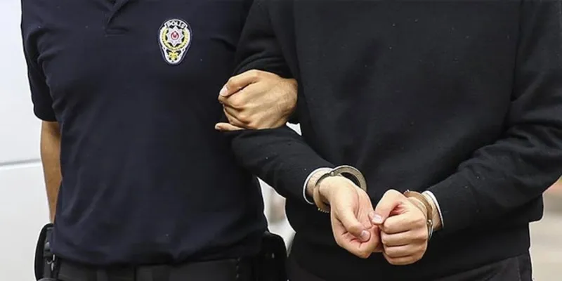 Havalimanında itiraf etti: Midesinden onlarca uyuşturucu hap çıktı