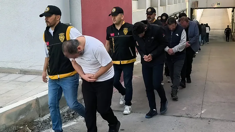 Hayali "inşaat demiri" satıp 19 milyonluk vurgun yaptılar