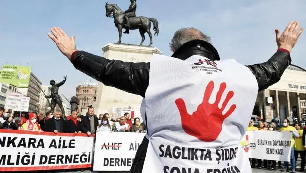 Iğdır'da Doktora Şiddet! Kimlikle Tetkik Skandalı