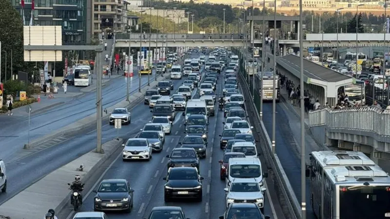İstanbul trafiğinde okullarda uyum haftası yoğunluğu