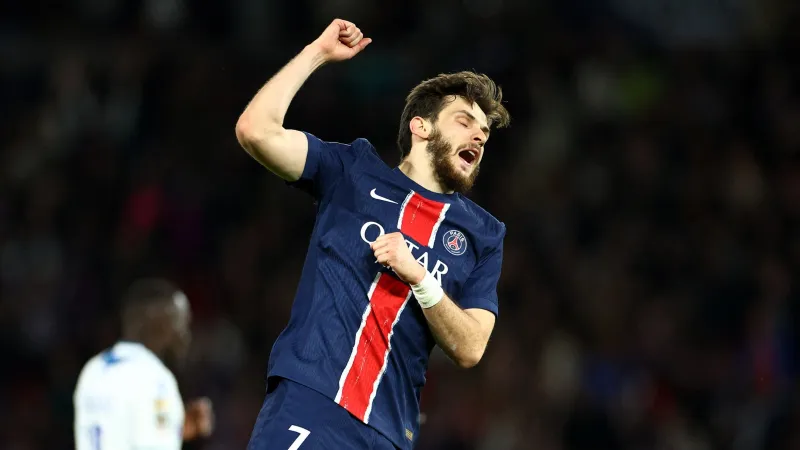Kvaratskhelia'dan Şampiyonluk Rekoru! Napoli ve PSG Aynı Sezonda Zirvede!
