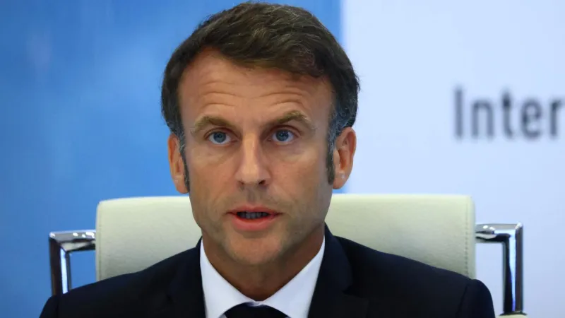 Macron, sosyal medya platformlarının gençler üzerindeki etkisine dikkati çekti