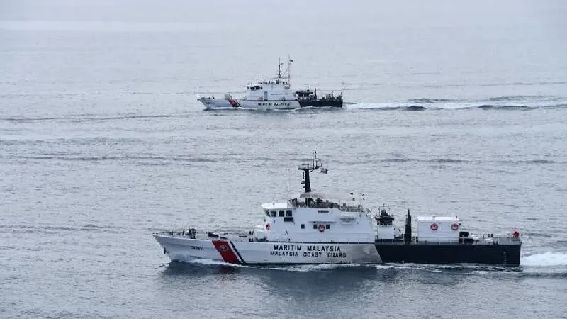Malezya açıklarında göçmen teknesi battı: 1 ölü, yüzlerce kayıp 