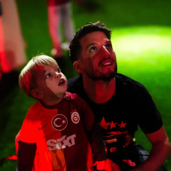 Mertens’in oğlu Ciro’nun eğlenceli anları