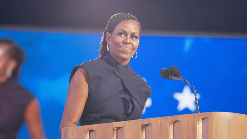 Michelle Obama'dan Şok Sözler: ABD Kadın Başkana Hazır Değil mi?
