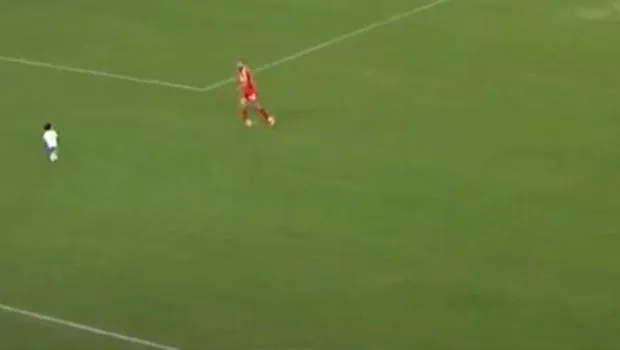 MLS'te Şok Anlar: Bebek Sahaya Daldı, Maç Durdu!