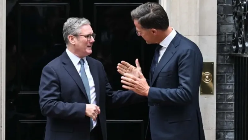 NATO Genel Sekreteri Rutte'den İngiltere'ye ziyaret! Starmer ile görüştü