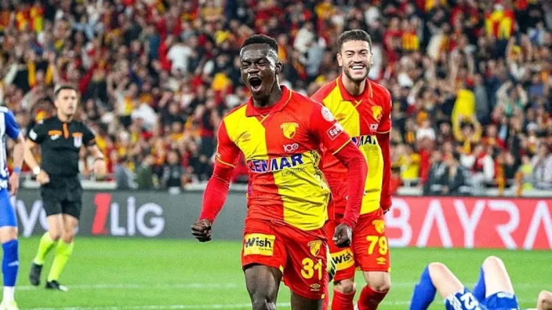 Dennis'e Alman Kancası! Göztepe Yıldızı Bundesliga'ya mı?