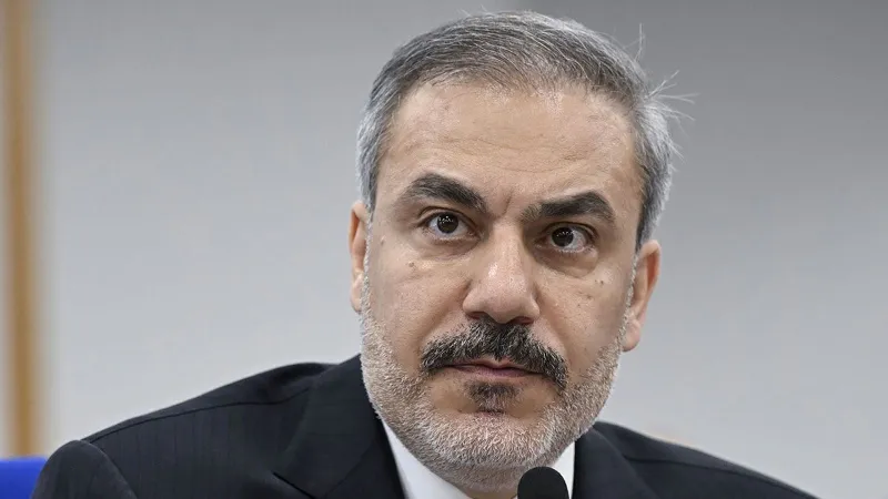 Dışişleri Bakanı Hakan Fidan, Pakistanlı mevkidaşı Dar'la görüştü