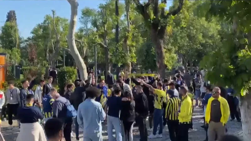 Fenerbahçe Taraftarından Yönetime Şok Protesto! Tribünler Karıştı!