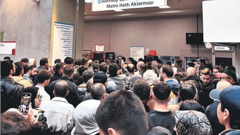 İstanbul Metrosu Çöktü! Vatandaş İsyan Bayrağını Açtı!