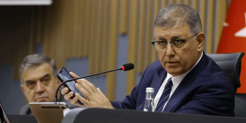 Tugay'dan Fırsatçılara Sert Uyarı: Yangınlar İmara Açılamaz!