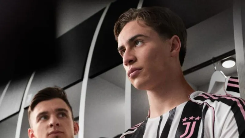 Kenan Yıldız'dan Juventus Forma Şov! Yeni Sezon Forması Tanıtıldı!