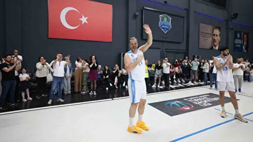 Oğuz Savaş Basketbola Veda Etti! Efsane Kariyerin Son Perdesi