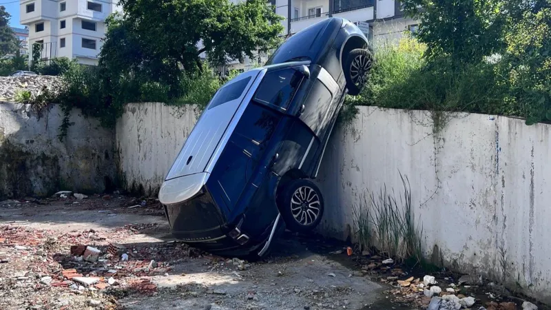 Samsun'da Cip Faciası! İstinat Duvarından Uçtu, 2 Yaralı!