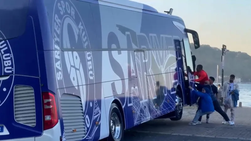 Sarıyer'in şampiyonluk kutlamalarında tehlike! Takım otobüsü son anda kurtarıldı