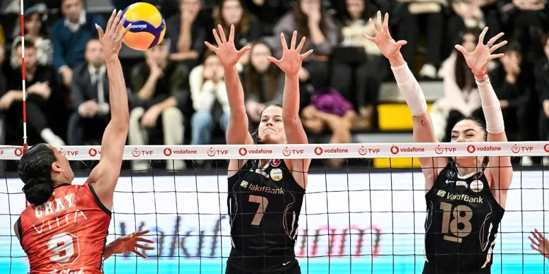 Sultanlar Ligi'nde finale çıkan ilk takım belli oldu