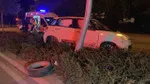 Otomobille refüje dalan sürücü arabayı ve yaralıları bırakıp kaçtı