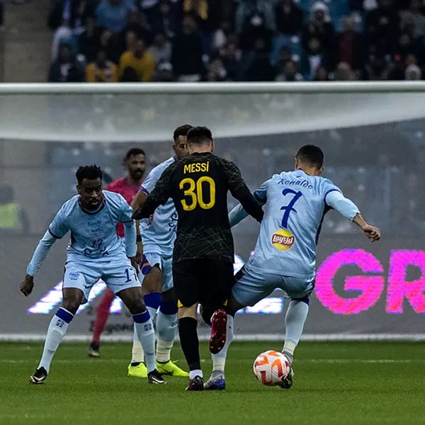 Ronaldo ile Messi yeniden rakip olabilir!