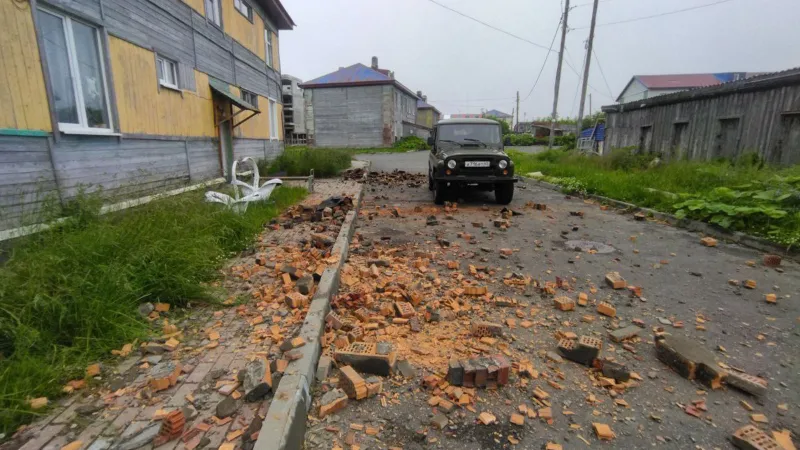 Rusya'da Deprem Kabusu! Halk Evlerine Döndü Mü? Şok Detaylar!