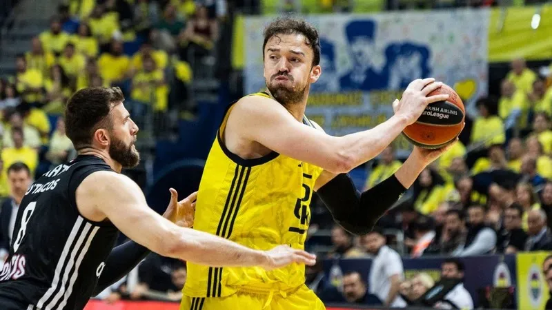 Sertaç Şanlı Tarih Yazdı! Efes ve Fenerbahçe ile Zirvede!