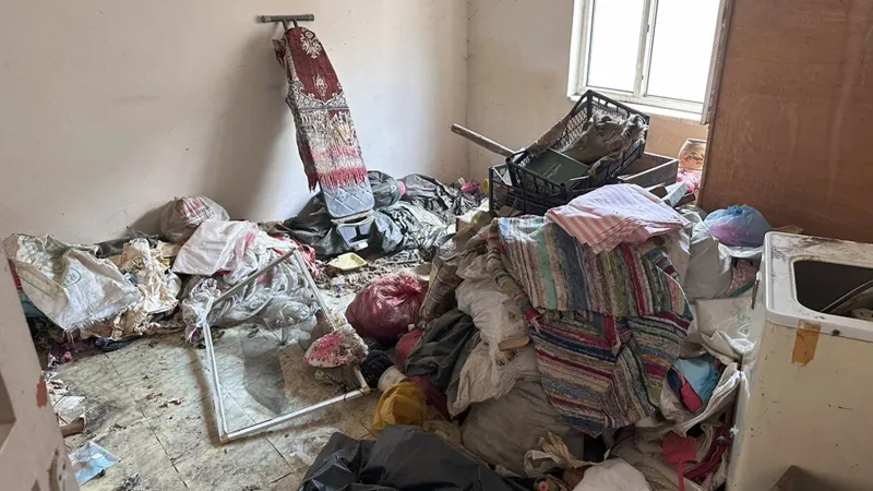 Şoke eden manzara! Kötü koku ihbarı yapılan evden çıktı
