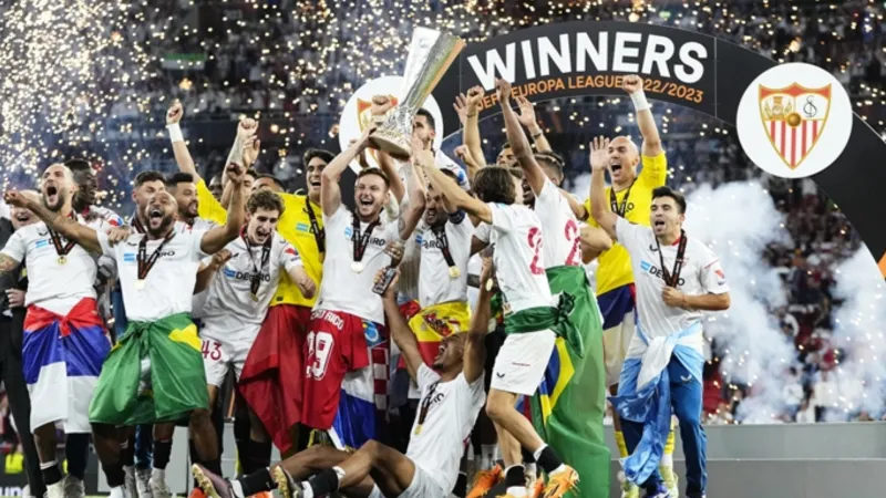 UEFA Avrupa Ligi'nin en çok kazananı İspanyollar