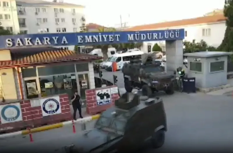 Sakarya'da Şok Baskın! 54 Uyuşturucu Satıcısı Yakalandı!