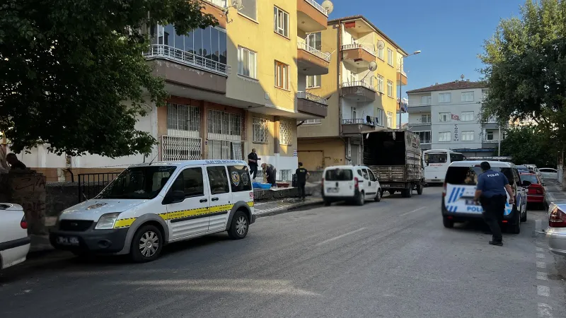 Yer Kayseri! Alkollü iki arkadaş birbirini bıçakladı